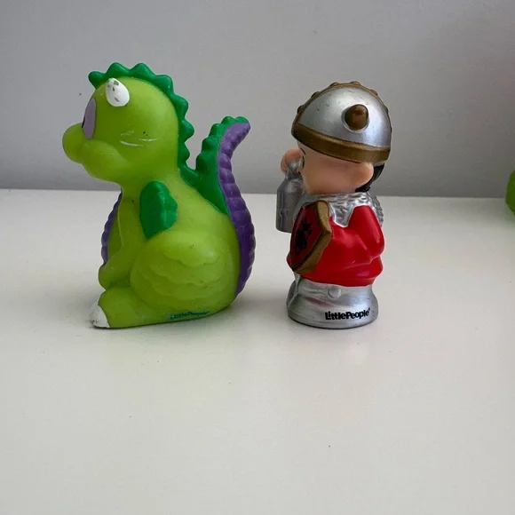 Fisher Price Little People Dragon & Knight Figure Set Medieval Toy - Picture 4 of 4